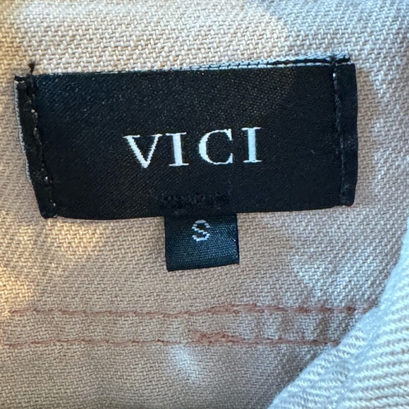 VICI distressed shacket light pink  sz S - Picture 3 of 6